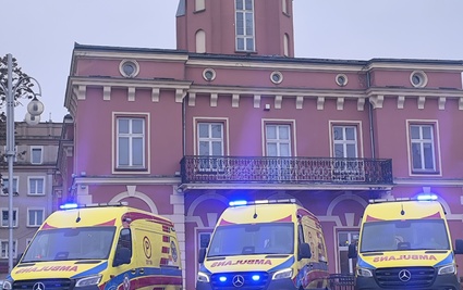 Uroczyste przekazanie ambulansów